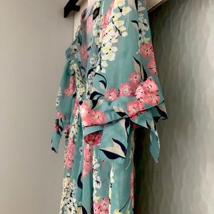 Reborn brand ladies blouse. Size L